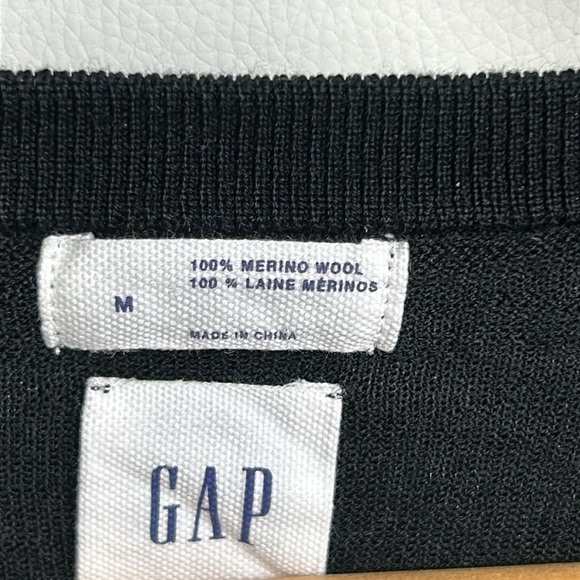 Gap Merino Extra Fine Wool Vneck Sweater 
Black Men’s Size M - Picture 5 of 13